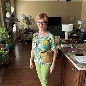 Meet your Posher, Carla